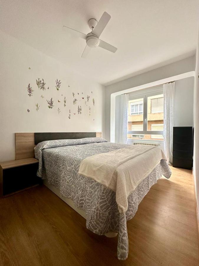 Apartamento La Isla De Perez Galdos Logroño Exterior foto